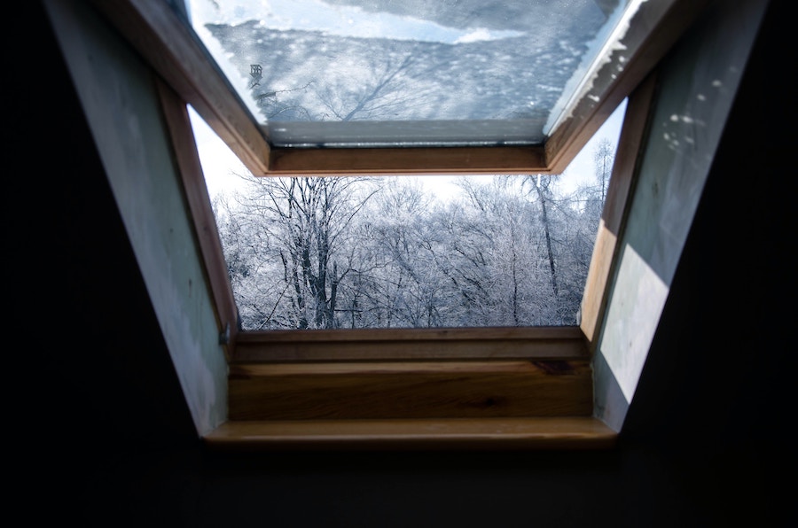 Зимний пейзаж в открытом окне