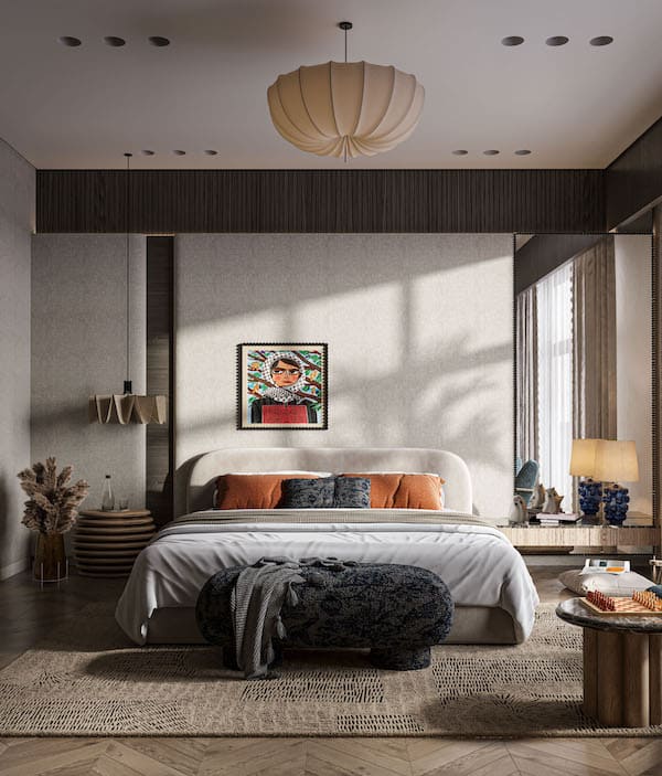 Две разные тумбочки, светильники расположенные симметрично по обеим сторонам кровати, воспринимаются как единая композиция, несмотря на различия в дизайне Пространство спальни, двуспальная кровать, зеркало, тумбочки, настольная лампа с абажуром, пуфик, шахматы на круглом столике, яркая картина на стене