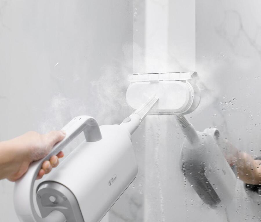 Мощность прибора определяет скорость его включения в работу: чем мощнее устройство, тем быстрей в нем нагревается до нужной температуры вода и тем быстрее запускается подача пара Мощность пароочистителя