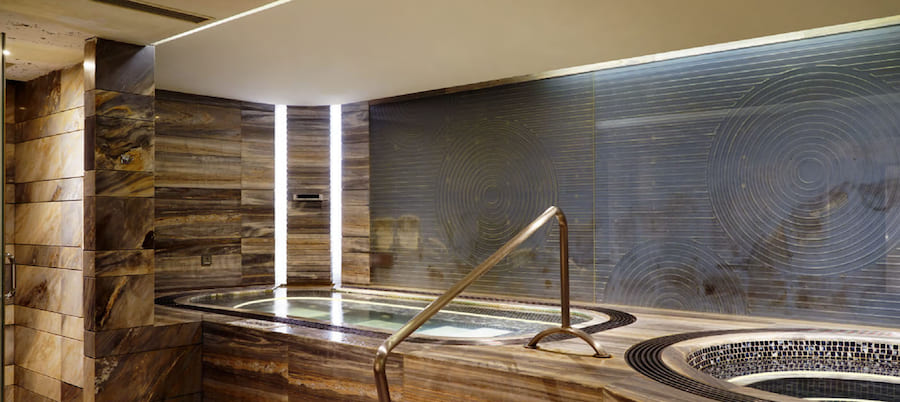 Бассейн и джакузи в интерьере дома, светодиодная подсветка