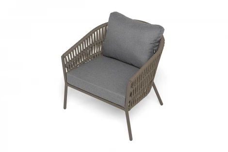 "Комо" кресло плетеное из роупа, каркас алюминий бежево-серый (RAL7006) муар, роуп серо-коричневый 23мм, ткань темно-серая 027 4SIS COM-A-001 RAL7006 Mua S-G-brown(D-gray027)