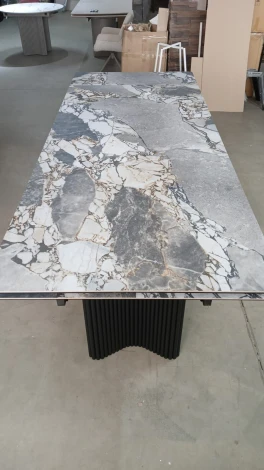 Стол АДАЖИО 240 (320) см цвет МИНЕРАЛ (MINERAL STONE NATURAL), керамика / Черный каркас M-City 64410