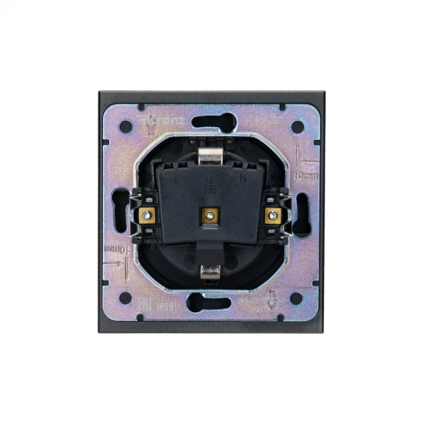 Розетка 1-ая с/з с/у, со шторками и крышкой 16А графит Kranz Strong KR-78-0702-6