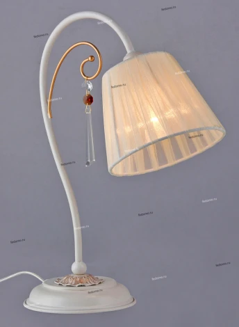 Интерьерная настольная лампа Maytoni Elegant 19 ARM401-11-W