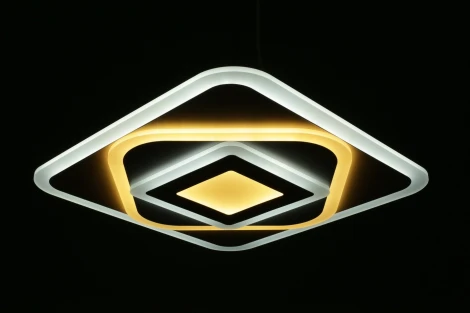 Потолочный светильник Omnilux White OML-06207-80