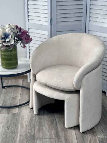 Кресло+оттоманка ХАГ (HUG) цвет AT5139-09 Св. бежевый, ткань/каркас металл в обивке, ®DISAUR M-City 64575