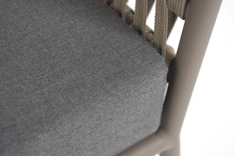 "Комо" диван 2-местный плетеный из роупа, каркас алюминий бежево-серый (RAL7006) муар, роуп серо-коричневый 23мм, ткань темно-серая 027 4SIS COM-S-2-001 RAL7006 Mua S-G-brown(D-gray027)