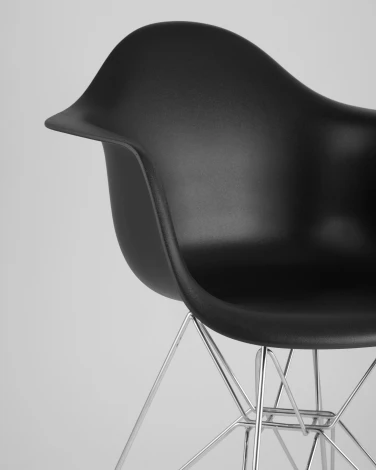 Стул черный Eames DAR УТ000001386