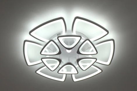Потолочная люстра Escada Lokfo 10237/12LED