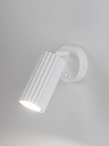 Спот с выключателем Moderli Cora V12144-1W