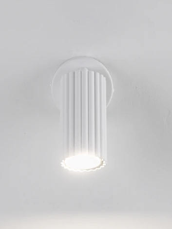 Спот с выключателем Moderli Cora V12144-1W