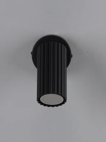 Спот с выключателем Moderli Cora V12143-1W