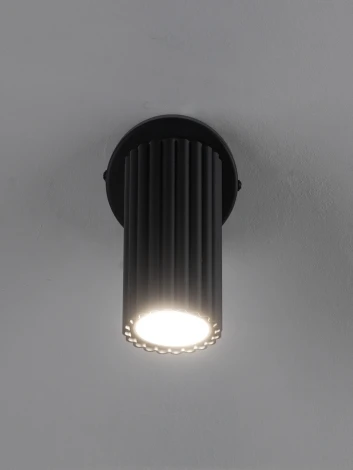 Спот с выключателем Moderli Cora V12143-1W