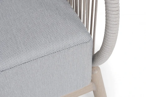 "Прато" диван 2-местный плетеный из роупа, цвет светло-серый, каркас под дерево (холодно-бежевый) 4SIS УТ-00012523