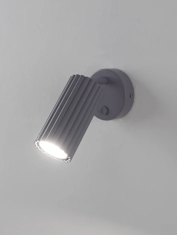 Спот с выключателем Moderli Cora V12146-1W