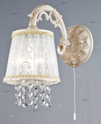 Бра Maytoni Elegant 18 ARM020-01-W