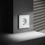 Розетка с заземлением и шторками (белый матовый) Voltum S70 VLS040202