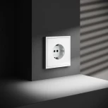 Розетка с заземлением (белый матовый) Voltum S70 VLS040102