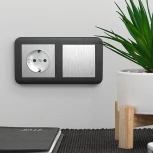 Розетка с заземлением и шторками (cеребряный рифленый) Werkel W1171109 (a051352)