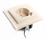 Розетка с заземлением, шторками и USB (слоновая кость) Stekker Эрна 39237