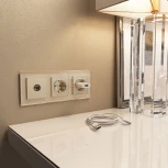 Рамка на 3 поста Favorit (шампань,стекло) Werkel W0031111 (a050792)