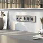 Розетка с заземлением и шторками (серебряный матовый) Werkel W1171165 (a063613)