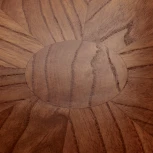 Стол Liverpool диам.110см, шпон орех "солнышко" с золотистыми ножками Bradex Home RF 0440