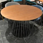 Стол Liverpool диам.110см, орех с хромированными ножками Bradex Home FR 0318