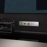 Розетка с заземлением и шторками (шелк) Voltum S70 VLS040204