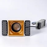 Точечный встраиваемый светодиодный светильник, квадратная рамка, золотой отражатель Fiberli 302T75 12130205