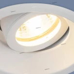 Встраиваемый точечный светильник Elektrostandard 6068 MR16 WH белый (220V)