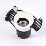 Точечный встраиваемый светодиодный светильник, круглая рамка, белый отражатель Fiberli 302T75 12130203