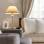 Интерьерная настольная лампа Eurosvet Lorenzo 60019/1 глянцевый белый (220V, выключатель)