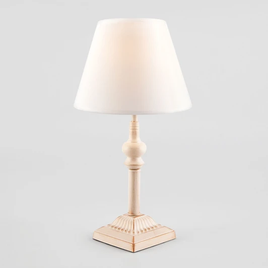 01061/1 белый с золотом Интерьерная настольная лампа Eurosvet Berlin 01061/1 белый с золотом