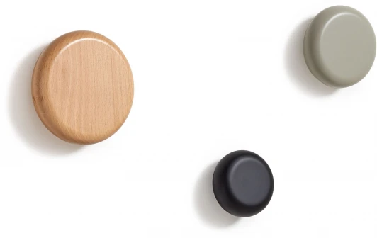 148228 Nadue Набор из 3 настенных крючков из массива бука с натуральной, серой и черной отделкой La Forma (ex Julia Grup) арт.148228