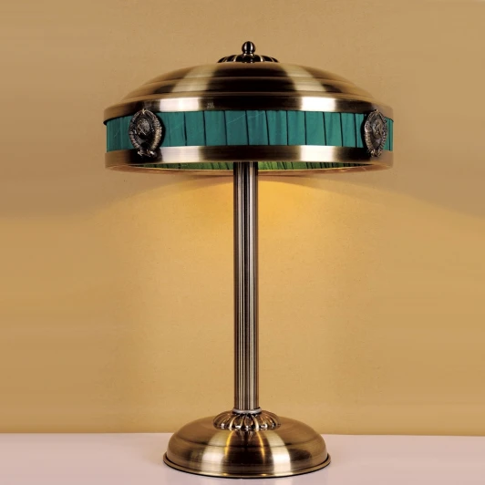 1274-3T Интерьерная настольная лампа Favourite Cremlin 1274-3T