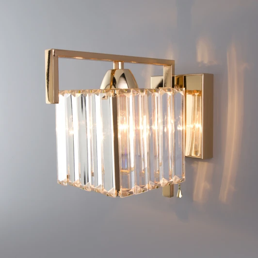 10117/1 золото Бра Eurosvet April 10117/1 золото/прозрачный хрусталь Strotskis