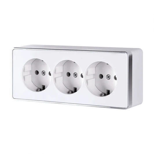 W5073101 Розетка тройная с заземлением и шторками Gallant (белый) Werkel W5073101 (a051594)