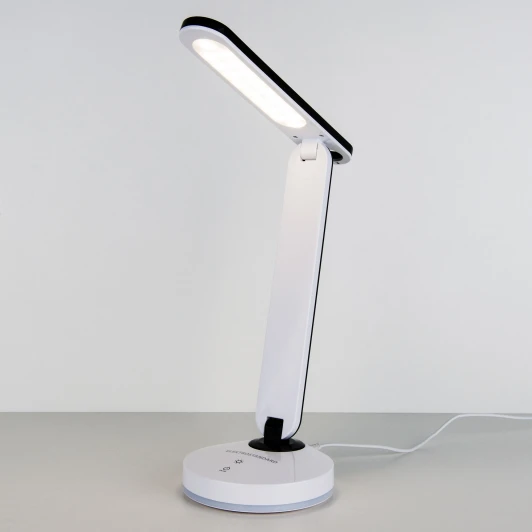 Flip белый/черный (TL90480) Офисная настольная лампа Eurosvet Flip белый/черный (TL90480)