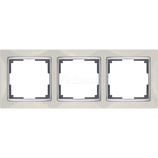 WL03-Frame-03-ivory Рамка на 3 поста Werkel Snabb, слоновая кость с хромом