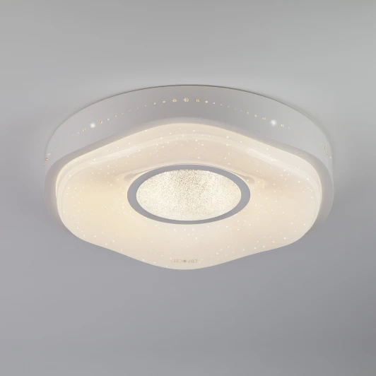40011/1 LED белый Потолочная люстра Eurosvet Shine 40011/1 LED белый