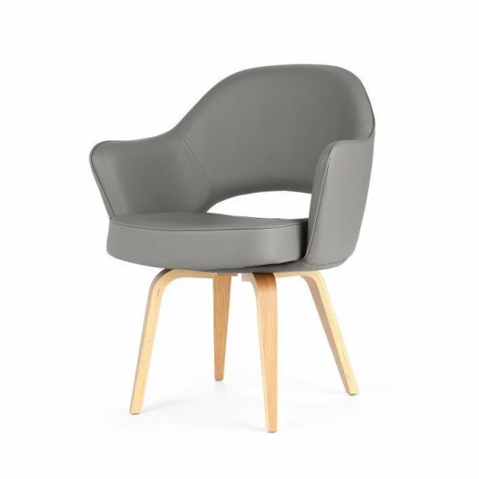  Кресло Executive с деревянными ножками