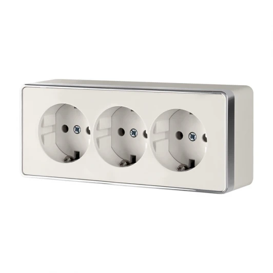 W5073103 Розетка тройная с заземлением и шторками Gallant (слоновая кость) Werkel W5073103 (a051554)