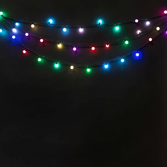 SB100-1-2RGB Гирлянда «Шарики» 10м Разноцветная с Мерцанием 7В, Диаметр Шарика 13мм, 100 LED, Провод Черный ПВХ, IP65