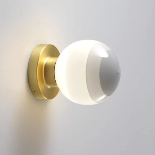 A691-455-3515-27K Настенно-потолочный светильник Dipping Light A2-13 белый-матовая латунь Marset A691-455-3515-27K (086045)