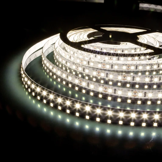 Лента светодиодная 12V 9,6W 120Led 2835 IP65 дневной белый, 5м Светодиодная лента Elektrostandard 12V 9,6W IP65 120Led 2835 дневной белый, 5м