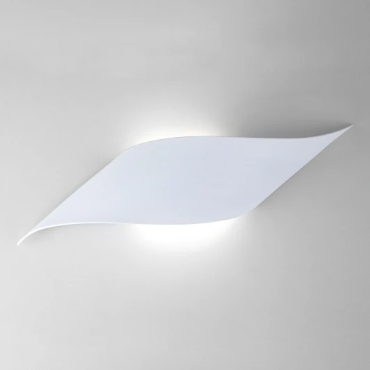 40130/1 LED белый Настенный светильник Eurosvet Elegant 40130/1 LED белый