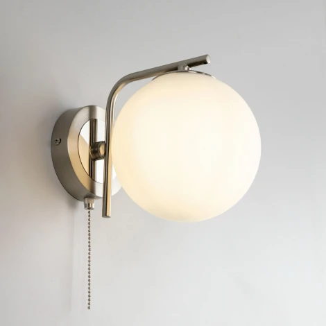 Бра с выключателем Томми CL102314 (220V, шар)