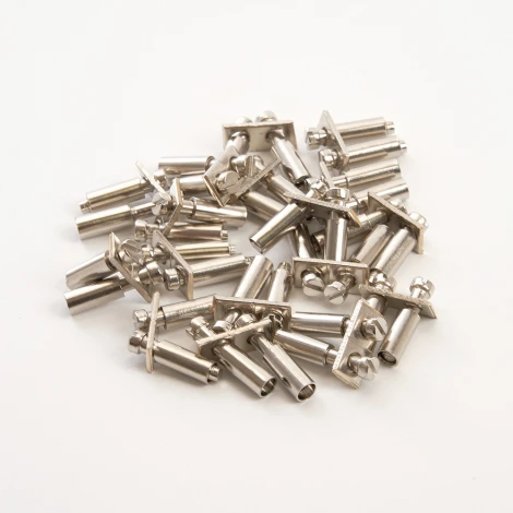 Центральная перемычка для ЗНИ 4 мм Stekker 49130