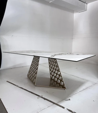 Стол ENNA 220 KL-188 Контрастный мрамор матовый, итальянская керамика/ каркас цвета шампань М-City